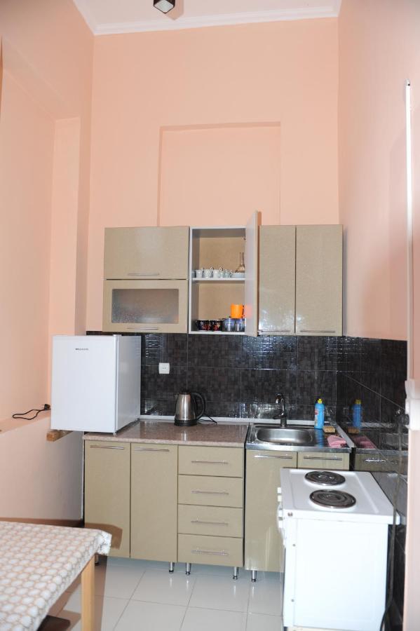 Apartment On Prospekt Mira 71 Sukhumi Exterior photo