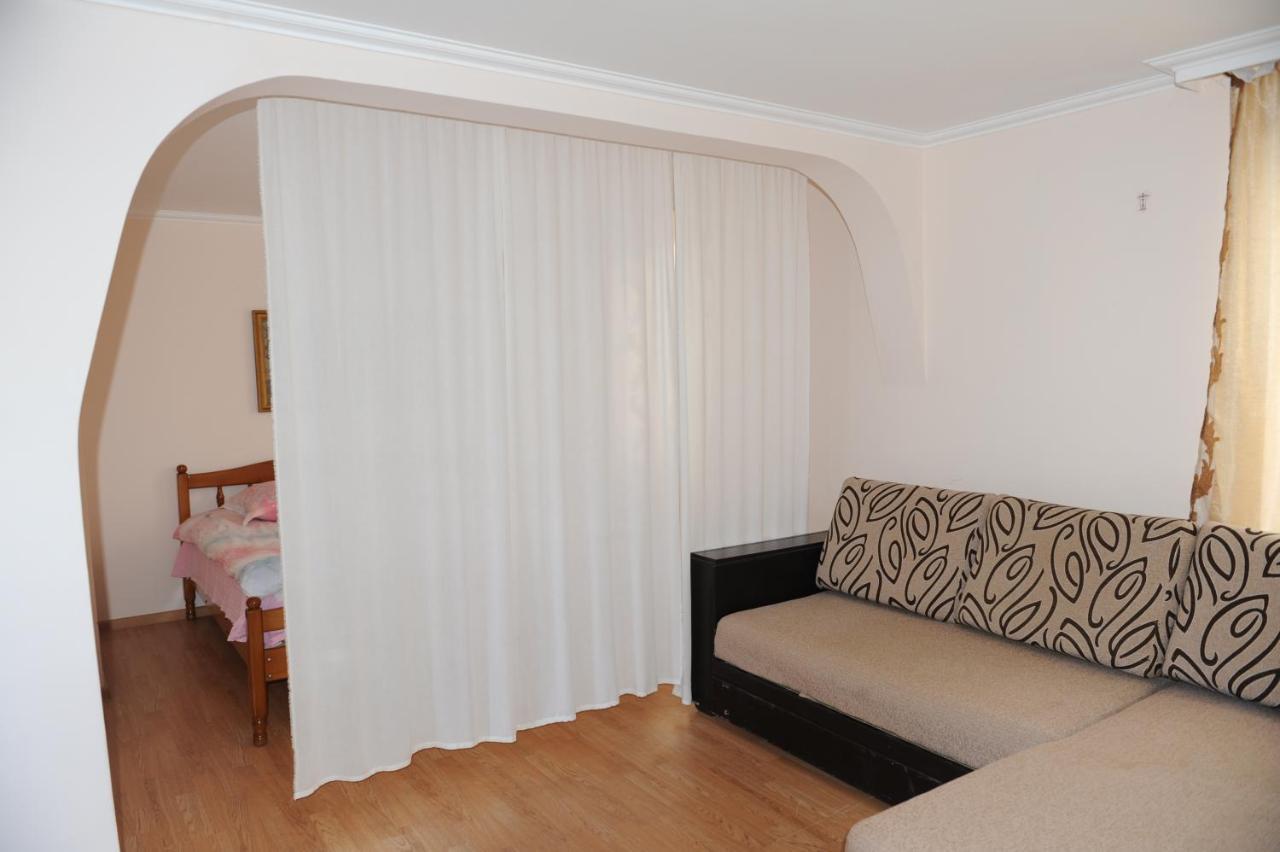 Apartment On Prospekt Mira 71 Sukhumi Exterior photo