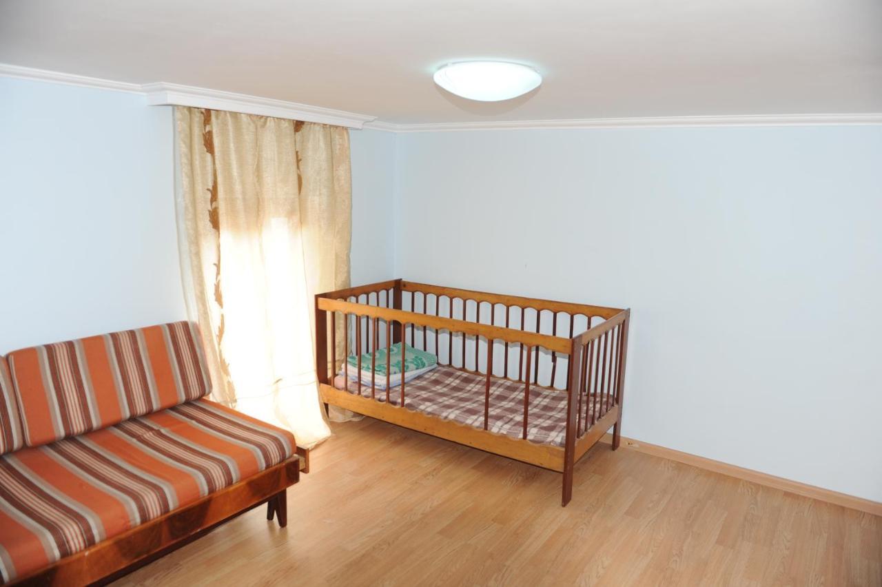 Apartment On Prospekt Mira 71 Sukhumi Exterior photo