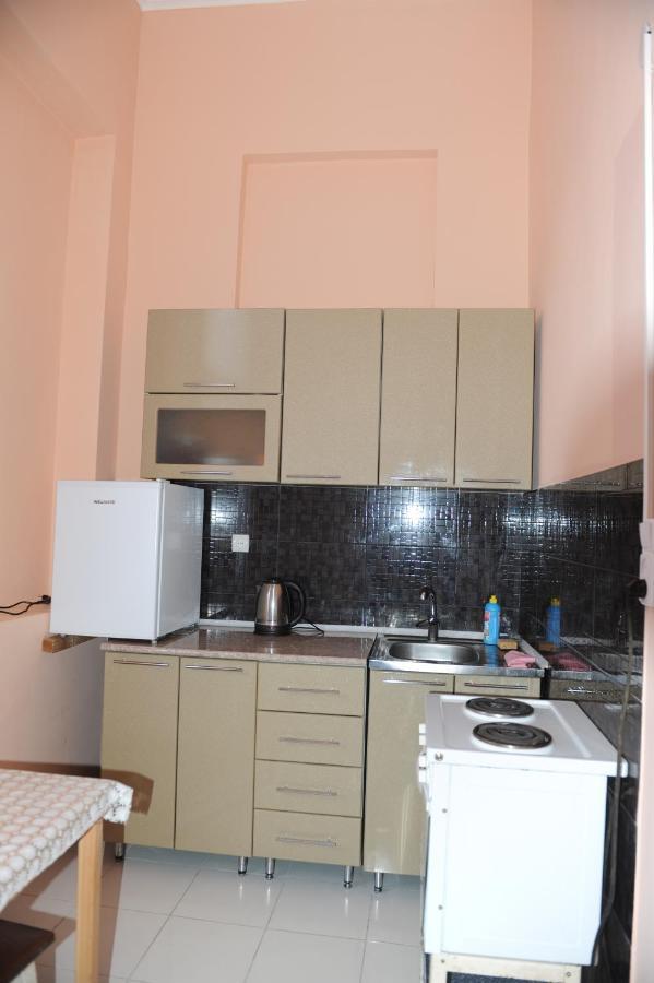 Apartment On Prospekt Mira 71 Sukhumi Exterior photo